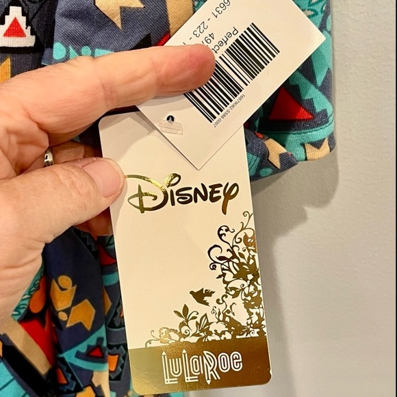 Disney x LuLaRoe Mulan Perfect Women’s Top NWT - Picture 6 of 9